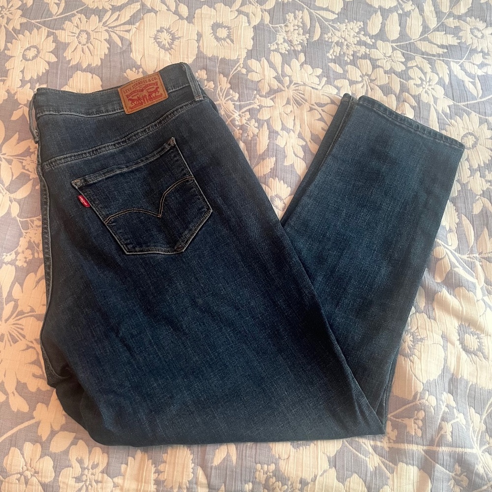 Women’s Levi Jeans